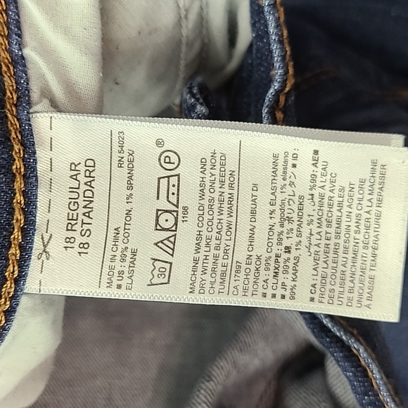 OLD NAVY Women's Boyfriend Skinny Distressed Stretch Blue Jeans -‎ Size 18 - Picture 11 of 11